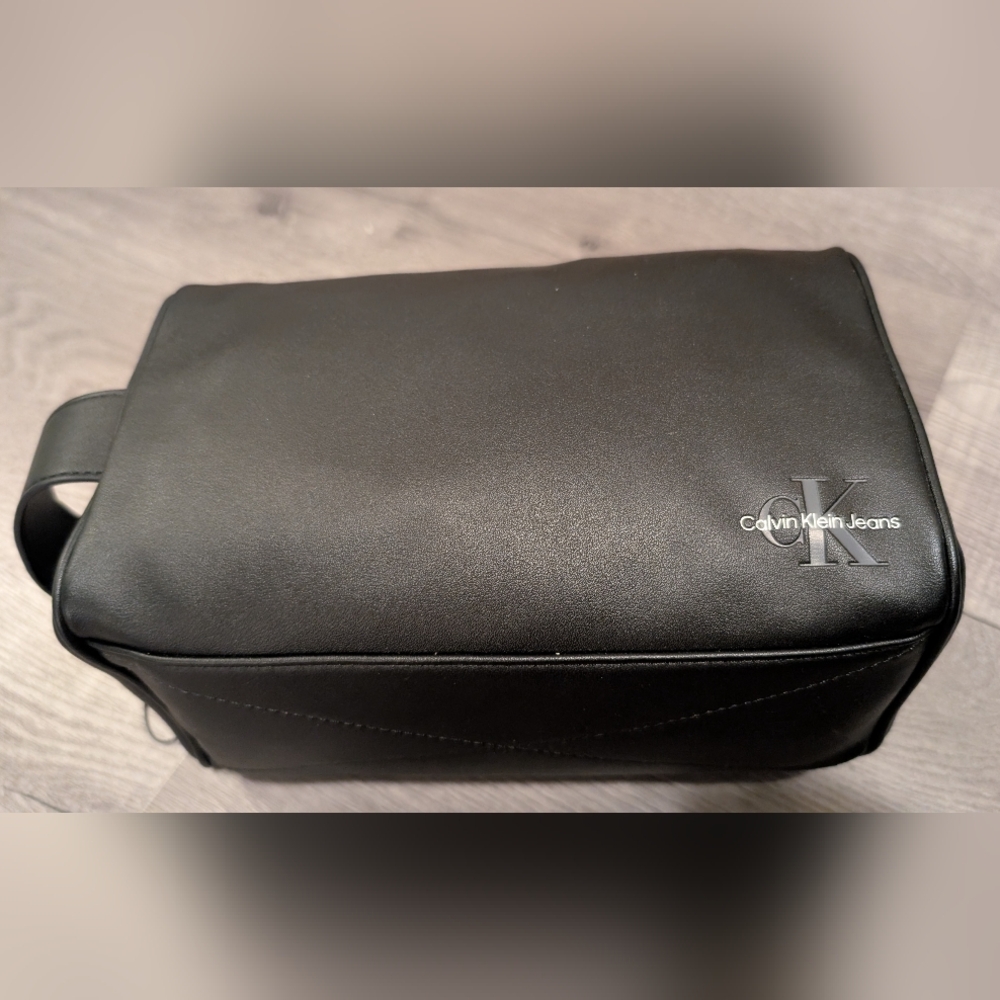 Calvin Klein Black Belt Bag for Men - Picture 1 of 4